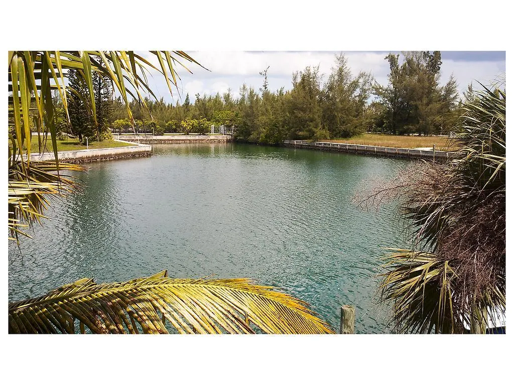 8 Villa Martinique Freeport 0*,  Bahamas